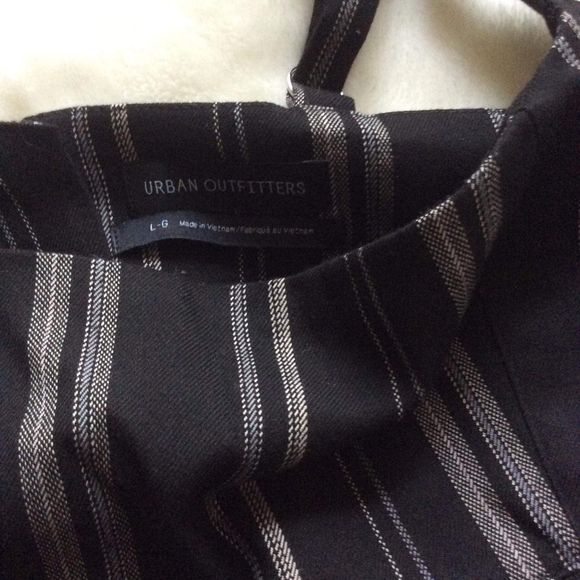 Urban Outfitters Large Crop Top - Picture 9 of 10